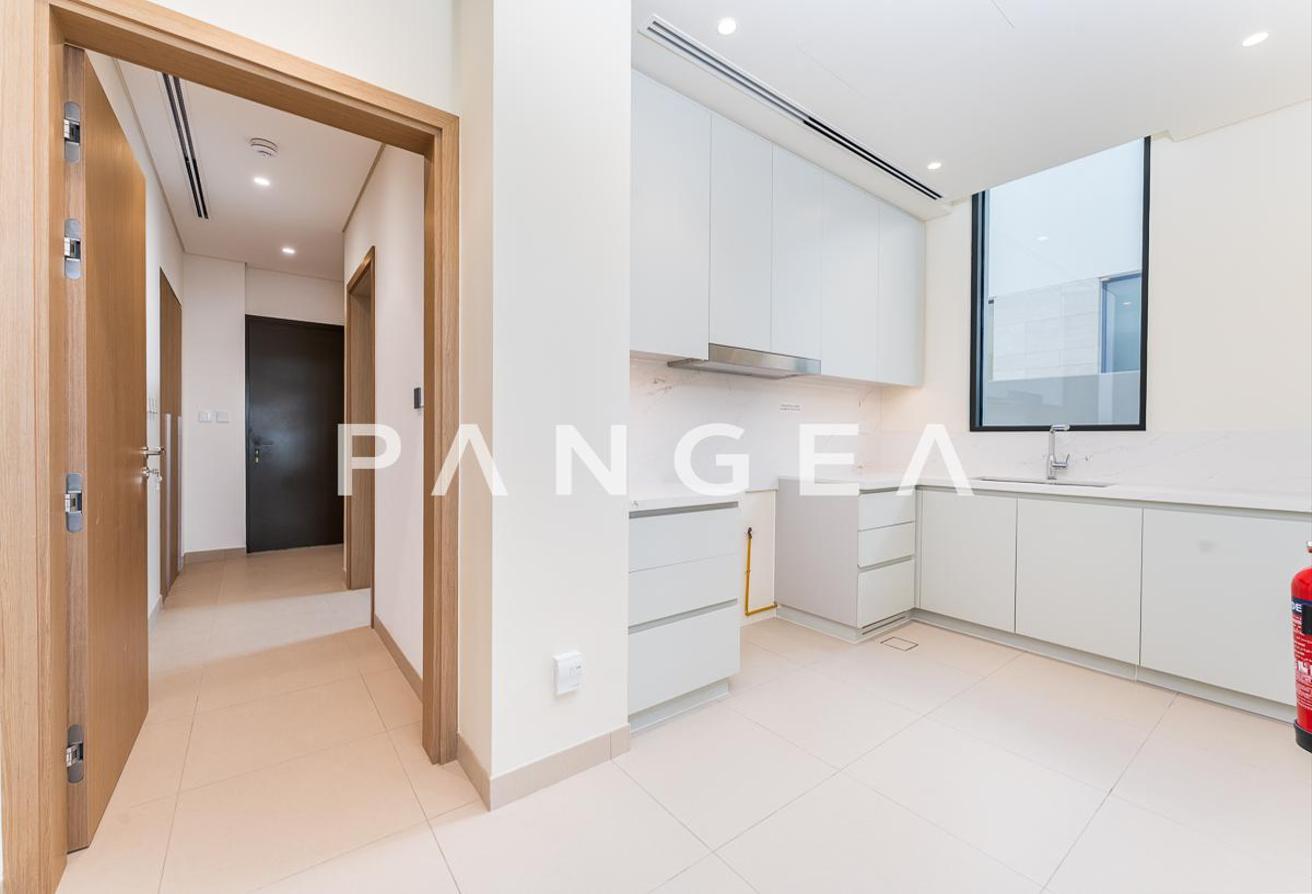 Genuine Listing | Luxurious | Opposite Park photo 10