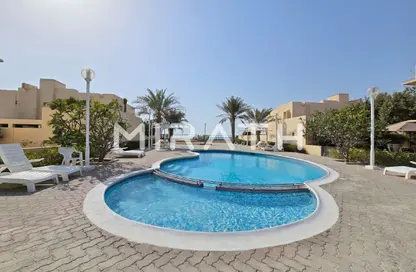 فيلا - 4 غرف نوم - 5 حمامات للايجار في فلل الجميرا 1 - جميرا 1 - جميرا - دبي