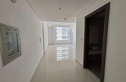 Apartment - 1 Bedroom - 2 Bathrooms for rent in Topaz Residence 3 - Topaz Residence - Dubai Silicon Oasis - Dubai