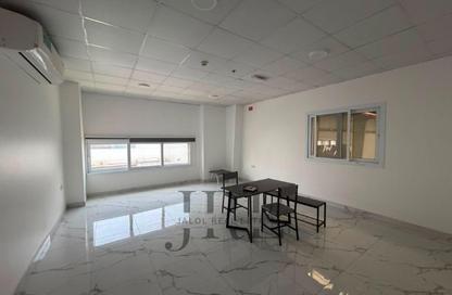 Warehouse - Studio - 7+ Bathrooms for rent in Al Sajaa Industrial - Al Sajaa - Sharjah