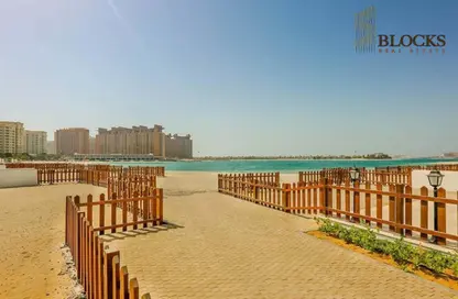 Villa - 5 Bedrooms - 6 Bathrooms for rent in Palma Residences - Palm Jumeirah - Dubai