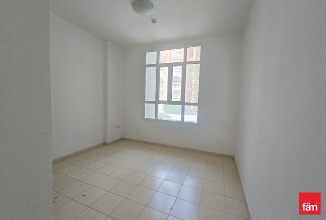 65182300 - Property Image 2