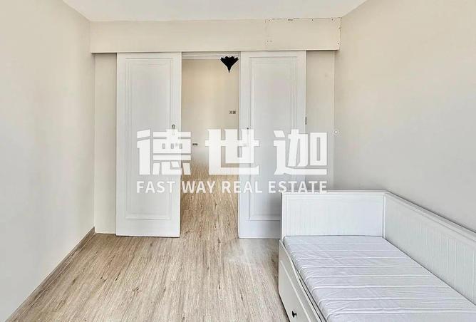 82374825 - Property Image 3