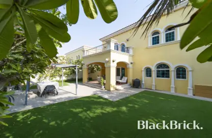 Villa - 4 Bedrooms - 5 Bathrooms for rent in District 8 - Jumeirah Park - Dubai