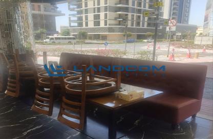Shop - Studio - 2 for rent in Jumeirah Garden City - Al Satwa - Dubai