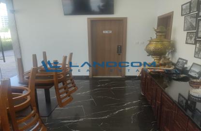 Shop - Studio - 2 for rent in Jumeirah Garden City - Al Satwa - Dubai