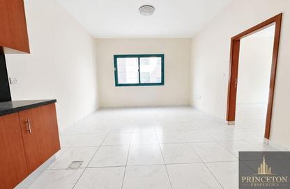Apartment - 1 Bedroom - 2 Bathrooms for rent in Golden Sands 12 - Al Mankhool - Bur Dubai - Dubai