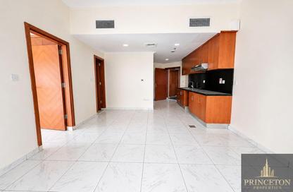 Apartment - 1 Bedroom - 2 Bathrooms for rent in Golden Sands 12 - Al Mankhool - Bur Dubai - Dubai Apartment - 1 Bedroom - 2 Bathrooms for rent in Golden Sands 12 - Al Mankhool - Bur Dubai - Dubai