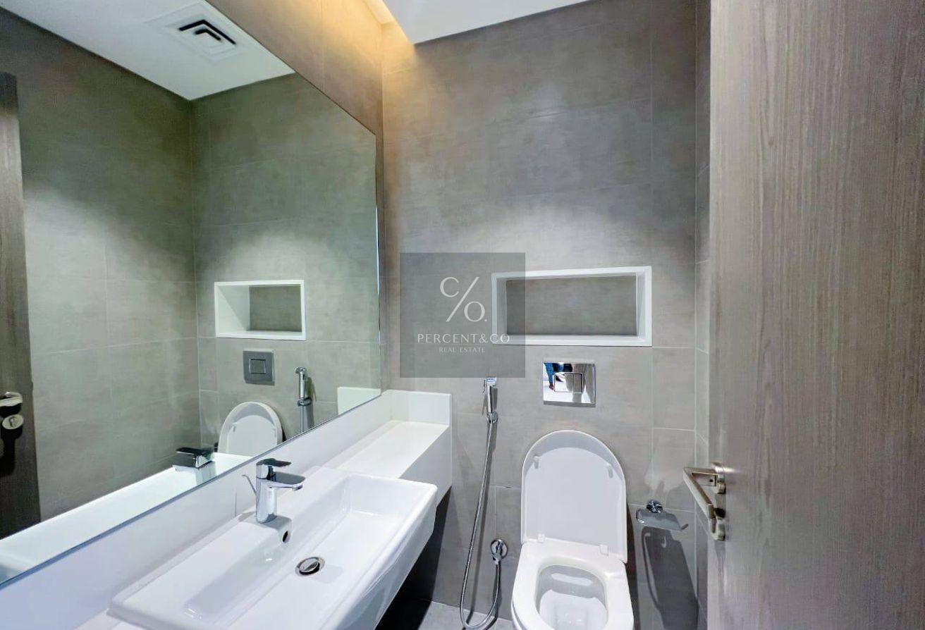 BURJ KHALIFA VIEW | HIGH FLOOR | FULLY FURNISHED photo 7