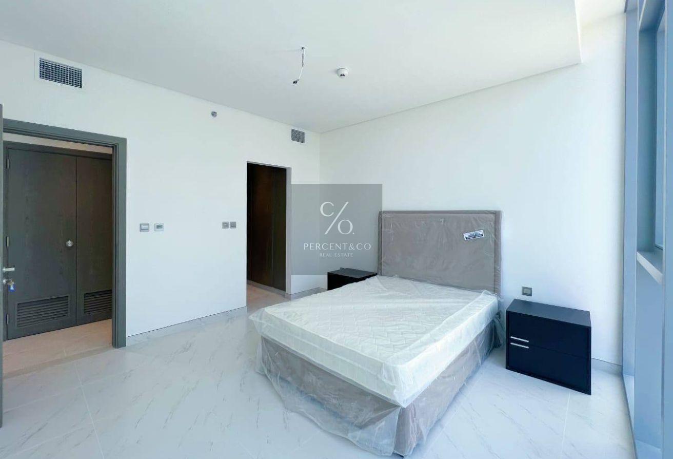 BURJ KHALIFA VIEW | HIGH FLOOR | FULLY FURNISHED photo 5