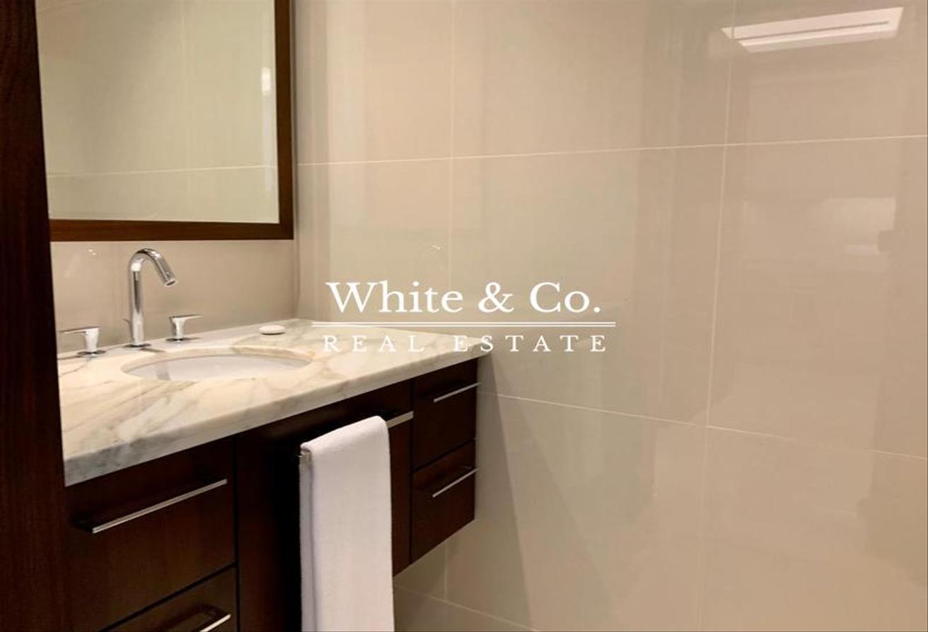 Burj view | Fully furnished | Vacant Now photo 15