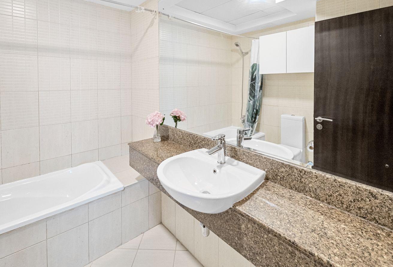 JLT | Renovated | High Floor | Emirates Hills View photo 13