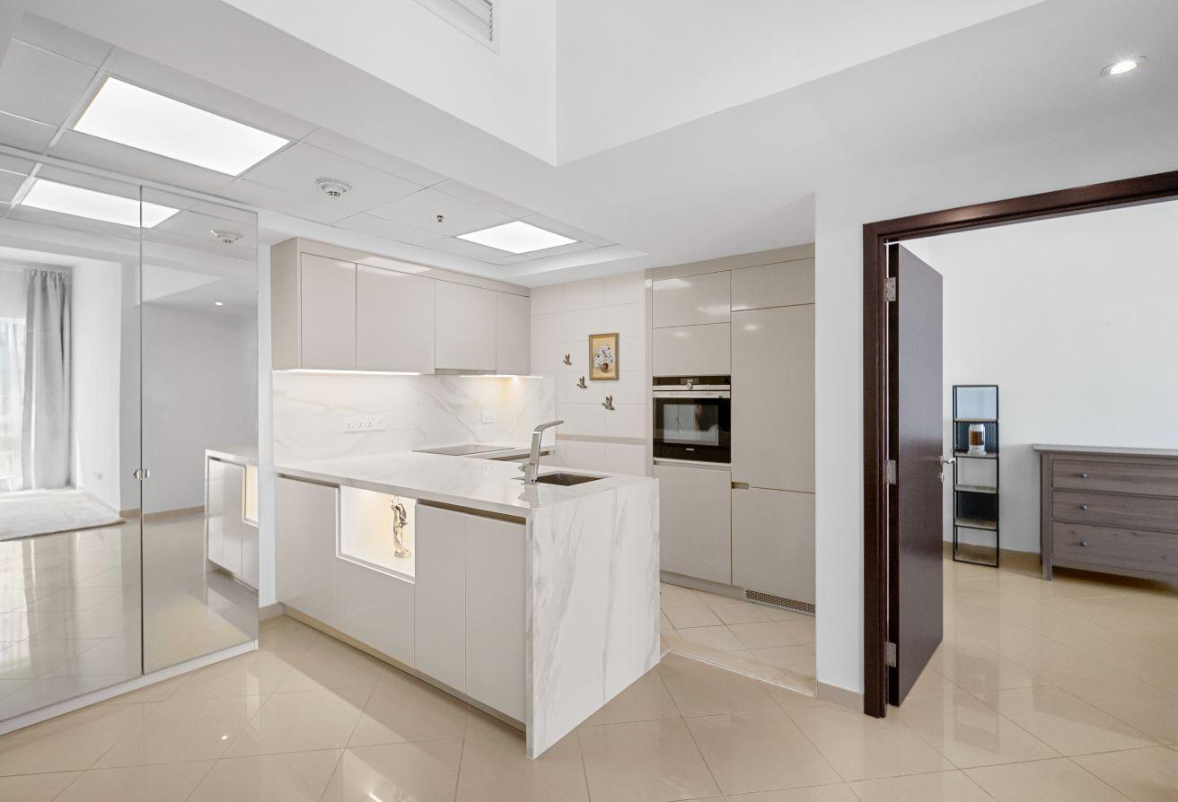 JLT | Renovated | High Floor | Emirates Hills View photo 2