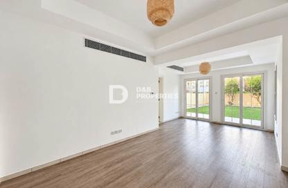 Townhouse - 3 - 2 for rent in Springs 9 - The Springs - Dubai
