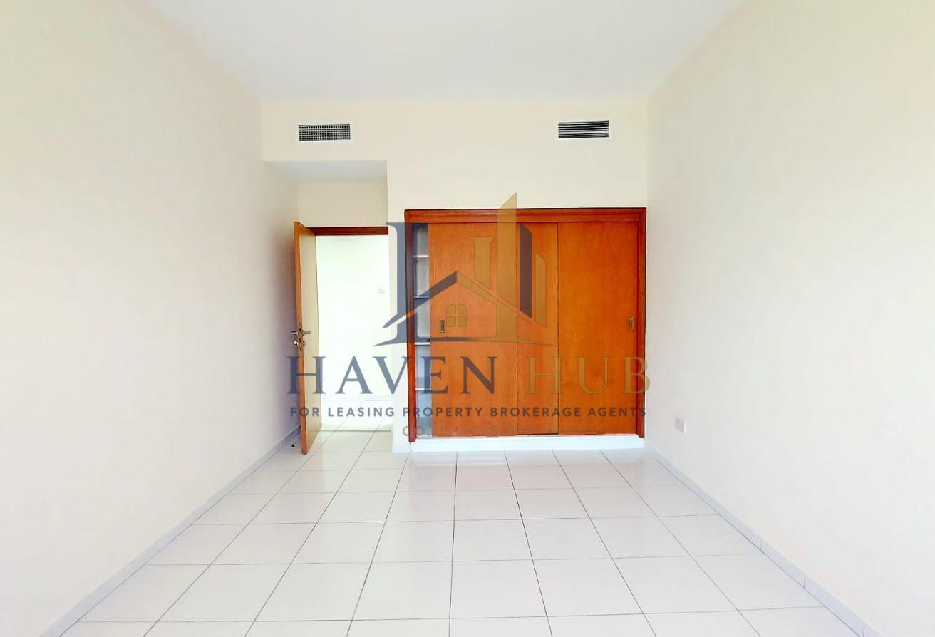 2 BR Apartment in Al Karama with Balcony photo 7