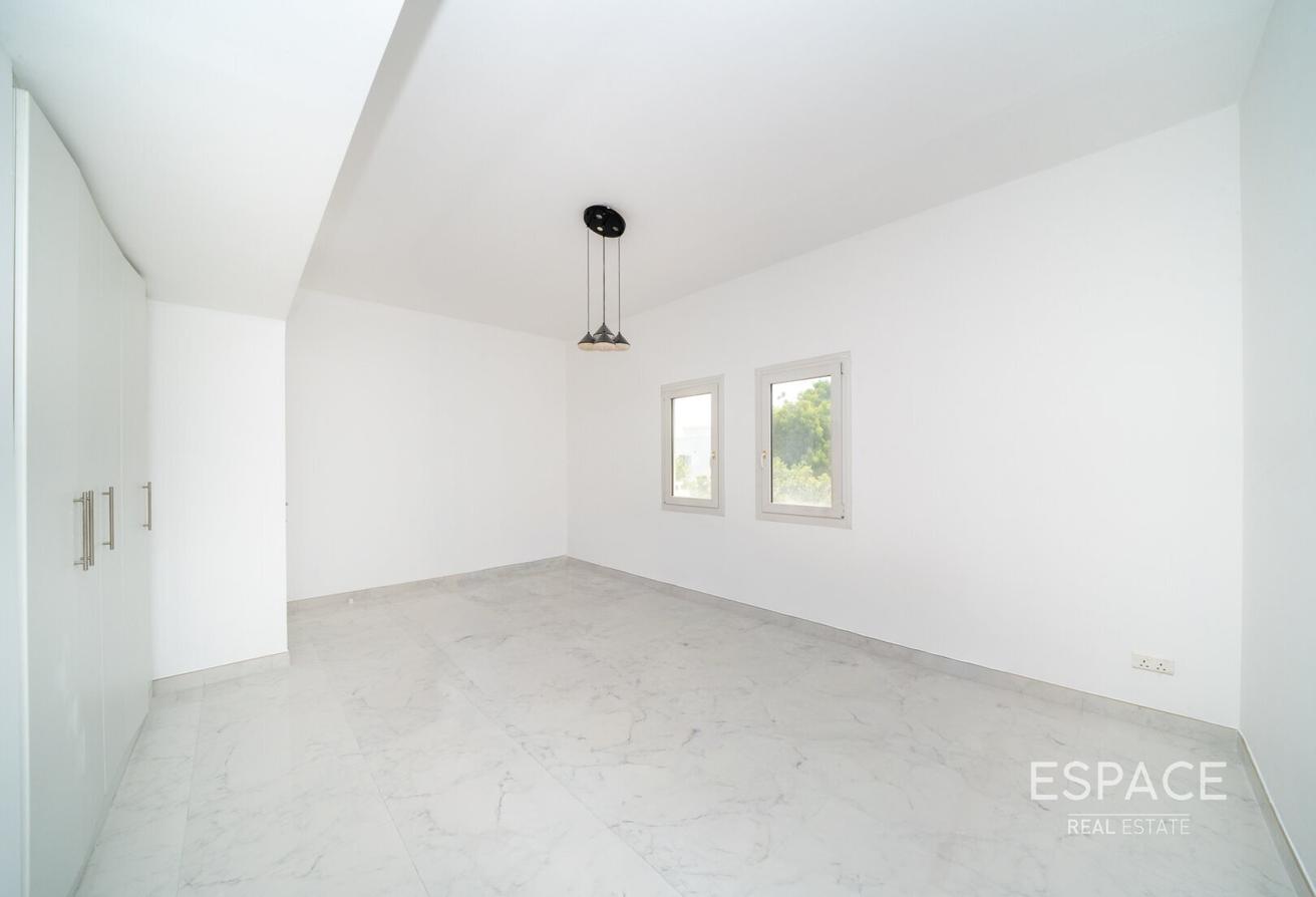 Extended - Available - Must See - Type 2 photo 11