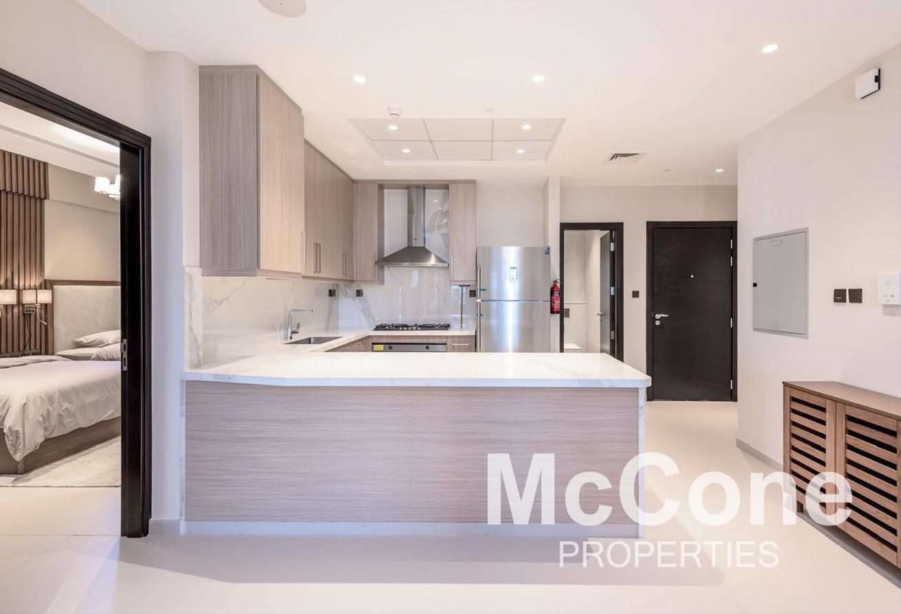 12 Cheques | Large Layout | Furnished photo 9