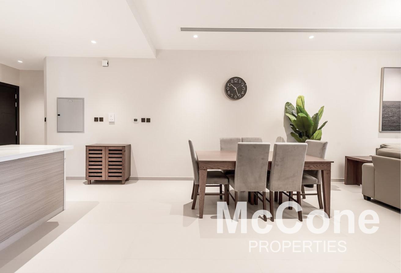 12 Cheques | Large Layout | Furnished photo 8