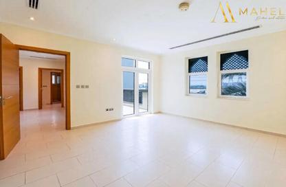 Villa - 3 - 4 for rent in District 8 - Jumeirah Park - Dubai