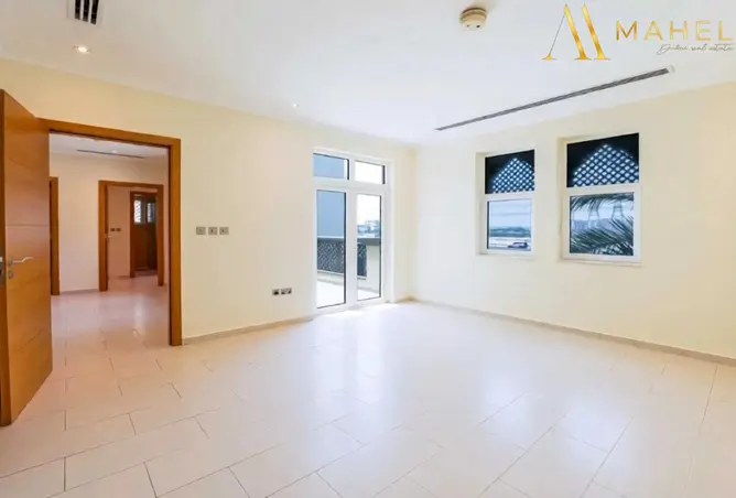 155528596 - Property Image 2