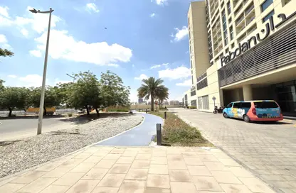 Apartment - 1 Bedroom - 2 Bathrooms for rent in Rabdan Building - Motor City - Dubai