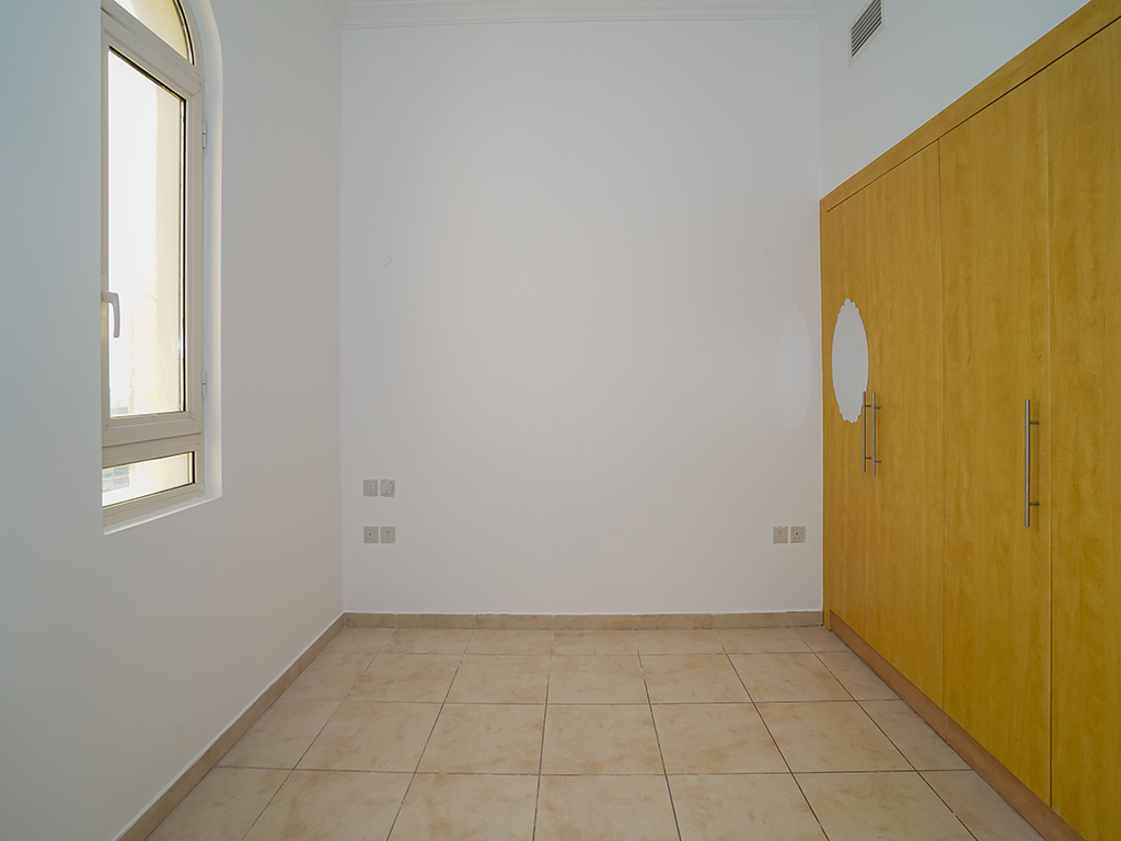Side Image 1