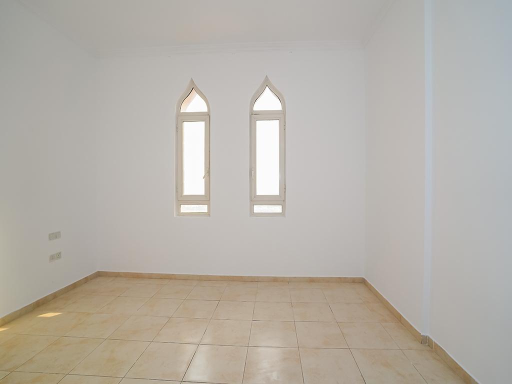 Side Image 2