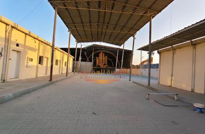 Factory - Studio - 4 Bathrooms for rent in Al Sajaa S - Al Sajaa - Sharjah