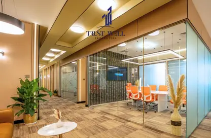 Business Centre - Studio - 6 Bathrooms for rent in Dar Al Salam Building - Corniche Road - Abu Dhabi