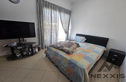Apartment - 3 Bedrooms - 4 Bathrooms for sale in Mazaya 13 - Queue Point - Liwan - Dubai
