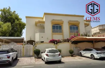 Villa - 4 Bedrooms - 5 Bathrooms for rent in Mirdif Villas - Mirdif - Dubai