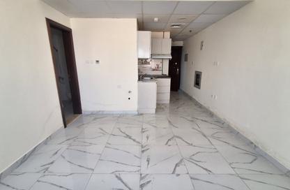 Apartment - Studio - 1 Bathroom for rent in Al Butina 9 Building - Al Butina - Sharjah