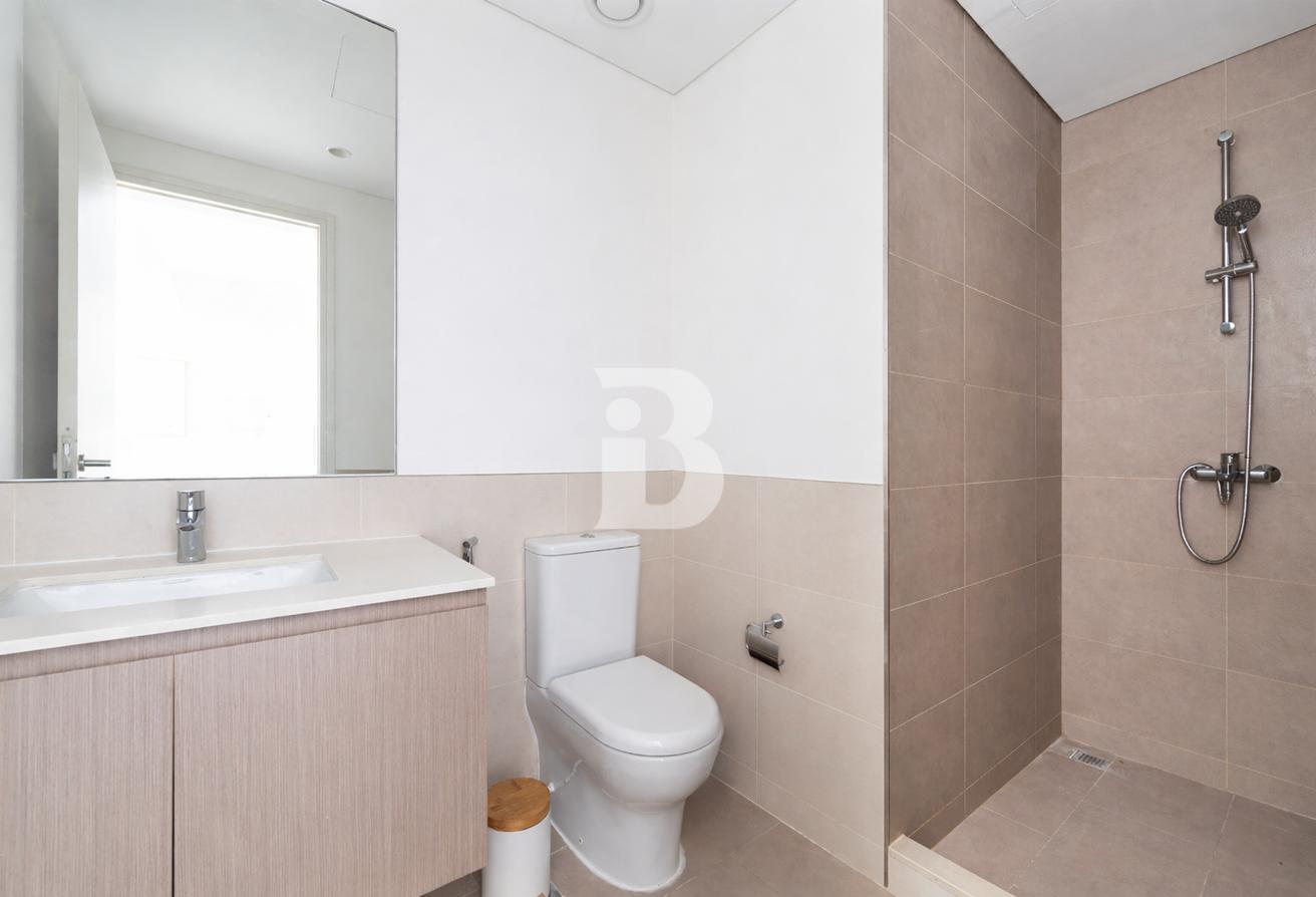 Ready to move | Prime Location | Spacious photo 7