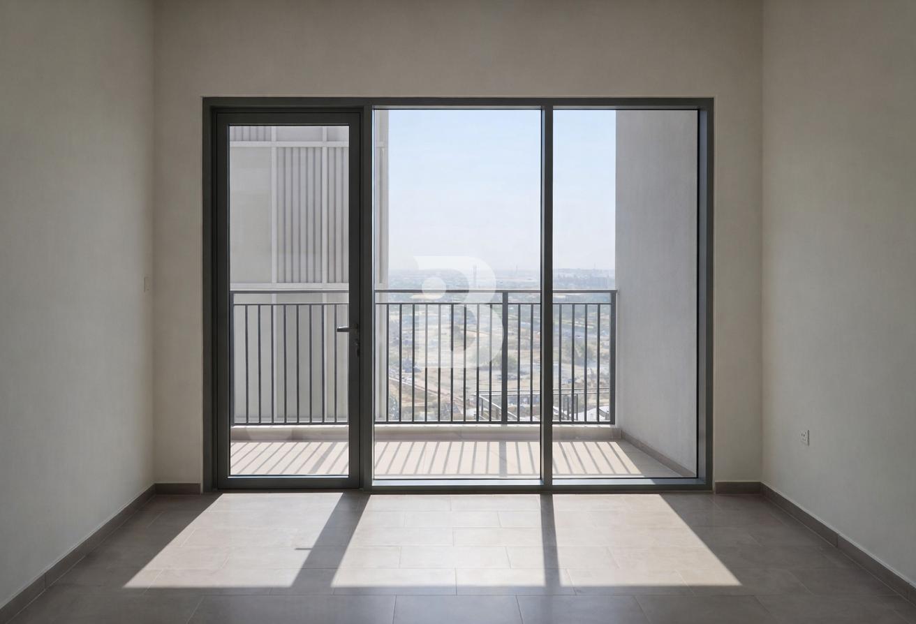 Ready to move | Prime Location | Spacious photo 4