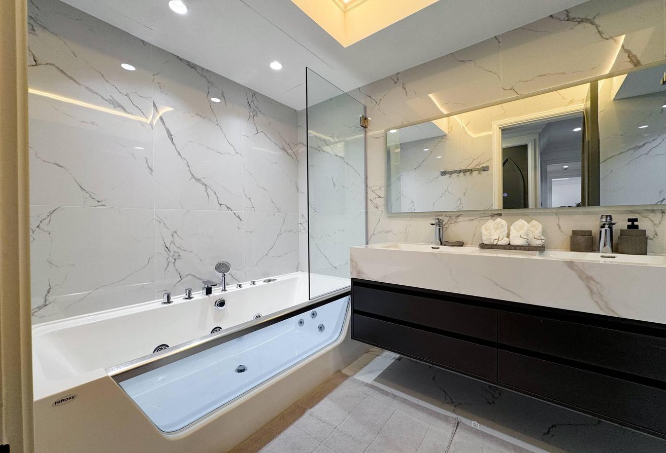 Unique Layout | Prime Location | Burj Khalifa View photo 25