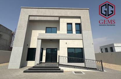 Villa - 4 Bedrooms - 5 Bathrooms for rent in Al Aweer 1 - Al Aweer - Dubai