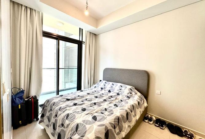 2 BHK WITH AMAZING BUTTERFLY LAY OUT AND BALCONY photo 2