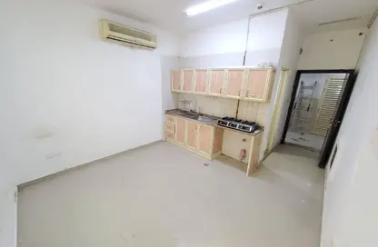 Apartment - Studio - 1 Bathroom for rent in Fire Station Road - Muwaileh - Sharjah