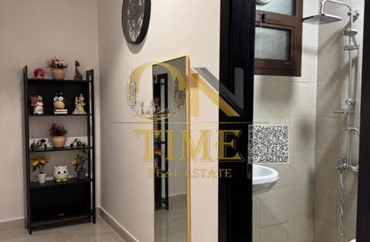 Apartment - 1 Bedroom - 2 Bathrooms for rent in Al Rumailah building - Al Rumailah 2 - Al Rumaila - Ajman