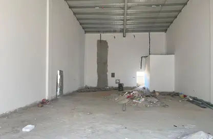 مستودع - استوديو - 6 حمامات للبيع في الصجعة الصناعية - الصجعة - الشارقة