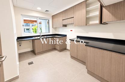 Townhouse - 4 - 4 for sale in Verona - Damac Hills 2 - Dubai