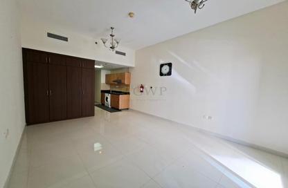شقة - 1 حمام للايجار في مساكن النخبة رقم 5 - مساكن النخبة الرياضية - مدينة دبي الرياضية - دبي