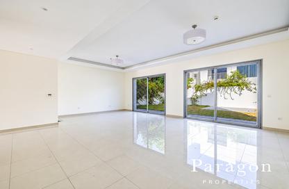 Villa - 5 - 5 for rent in Umm Suqeim 1 Villas - Umm Suqeim 1 - Umm Suqeim - Dubai