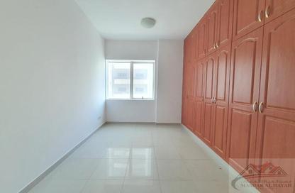Apartment - 2 - 2 for rent in Al Nahda Complex - Al Nahda - Sharjah