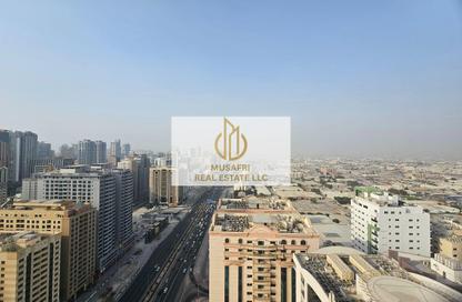 شقة - 2 غرف نوم - 2 حمامات للايجار في برج جولدن ساندز - النهدة - الشارقة