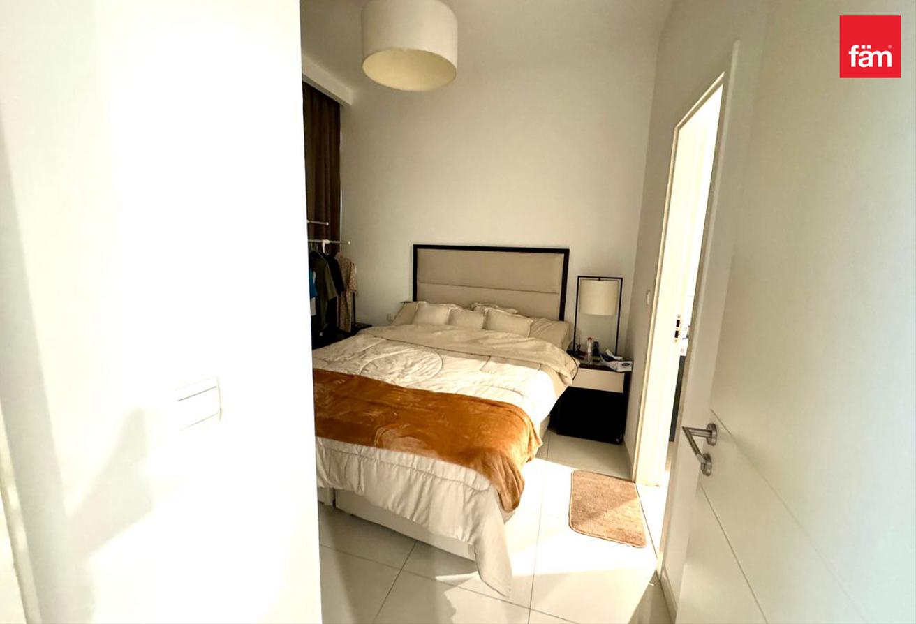 Spacious | Fully Furnished | Vacant photo 4