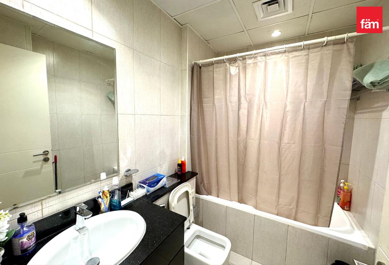 Spacious | Fully Furnished | Vacant photo 8