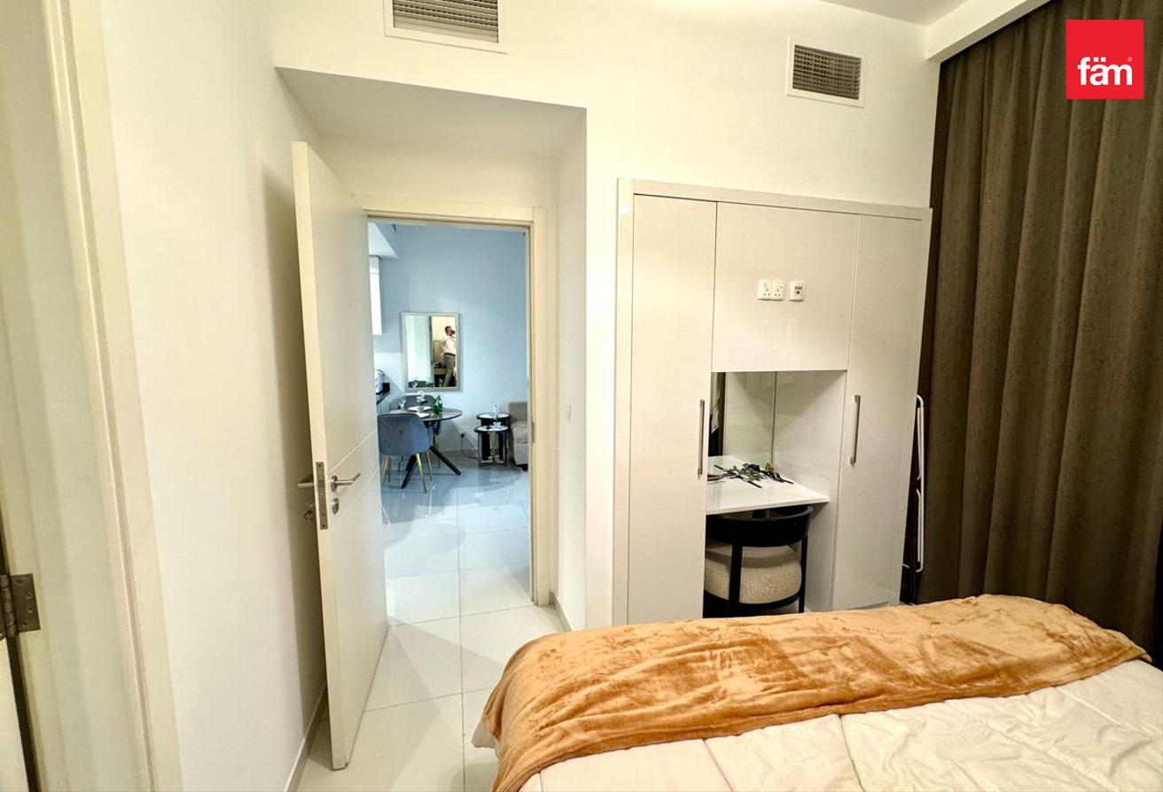 Spacious | Fully Furnished | Vacant photo 5