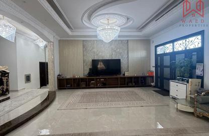 Villa - 5 Bedrooms - 6 Bathrooms for rent in Al Suyoh - Sharjah