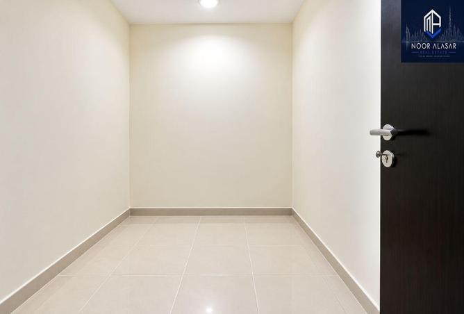 AC Free - Studio With Store Room - Massive Size photo 3